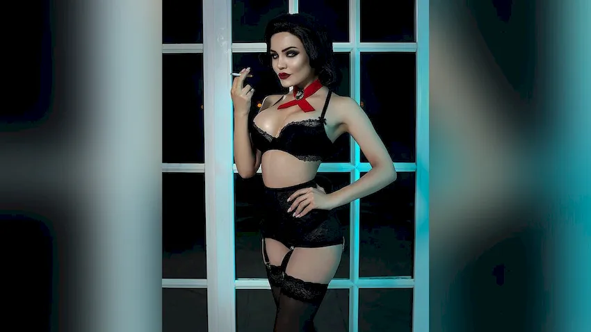 Soon on Twitch: 18+ Content (Stripteases and Intimate Themes).
