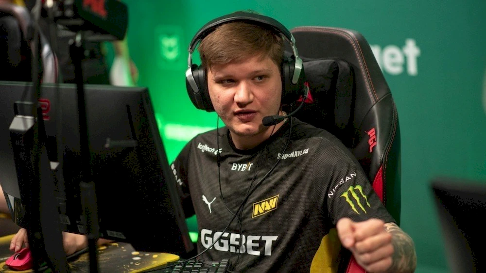 Simpl insulted a teammate during a game