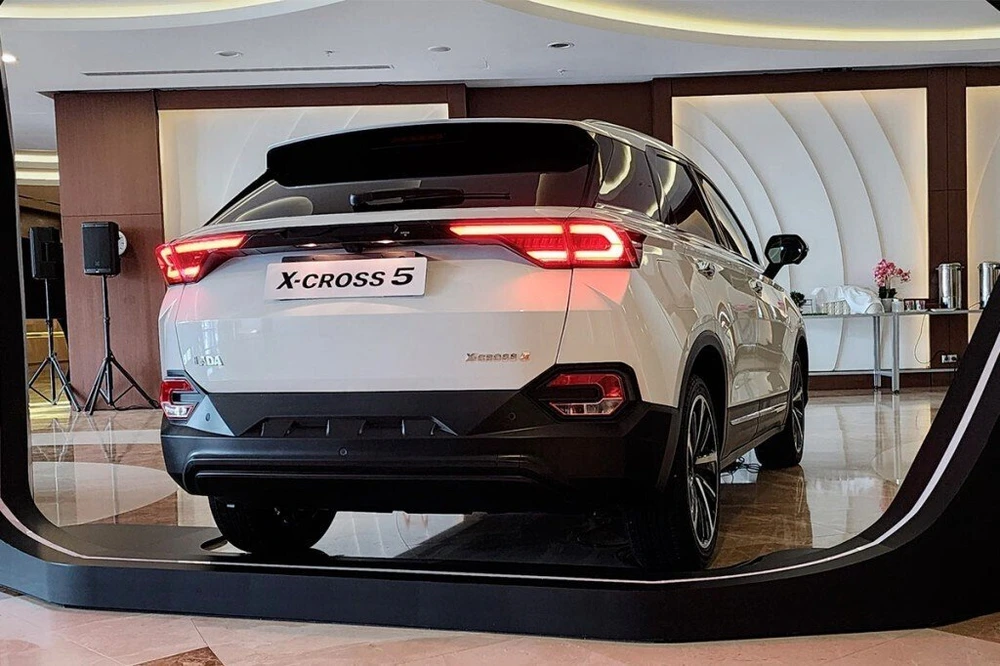Новый Lada X-Cross 5: первые фото и подробности производства на заводе Nissan в Санкт-Петербурге