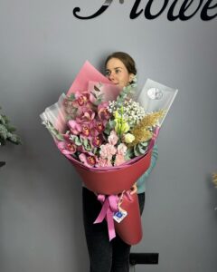 Особливості та переваги замовлення квітів в Києві через інтернет-магазин