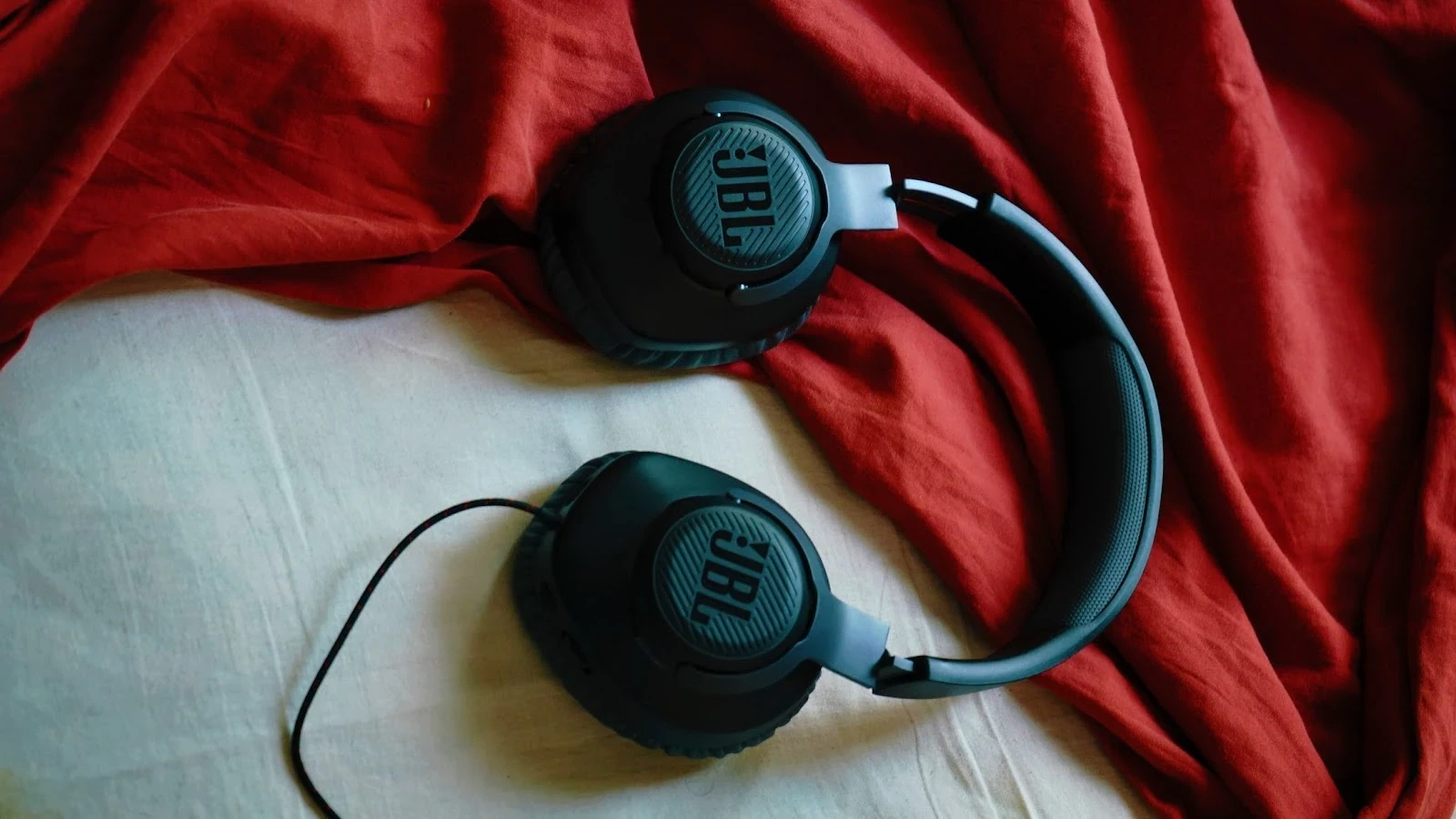 ТОП-5 аргументов в пользу наушников JBL для смартфона