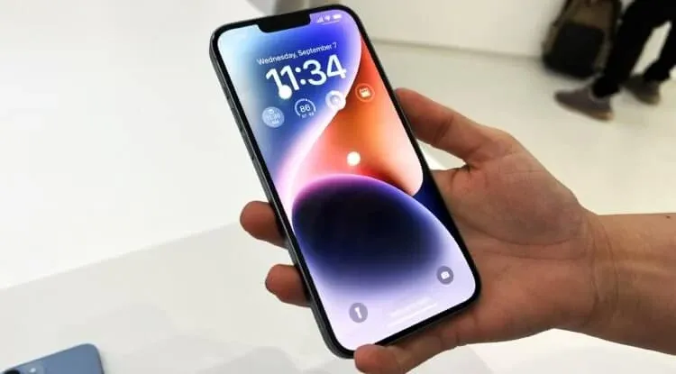 Сравнение iPhone 13 и iPhone 14: что лучше купить в [Y]