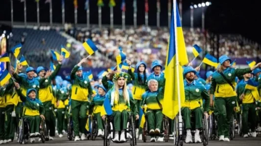 Паралимпийские игры 2024: Александр Комаров приносит Украине первую золотую медаль